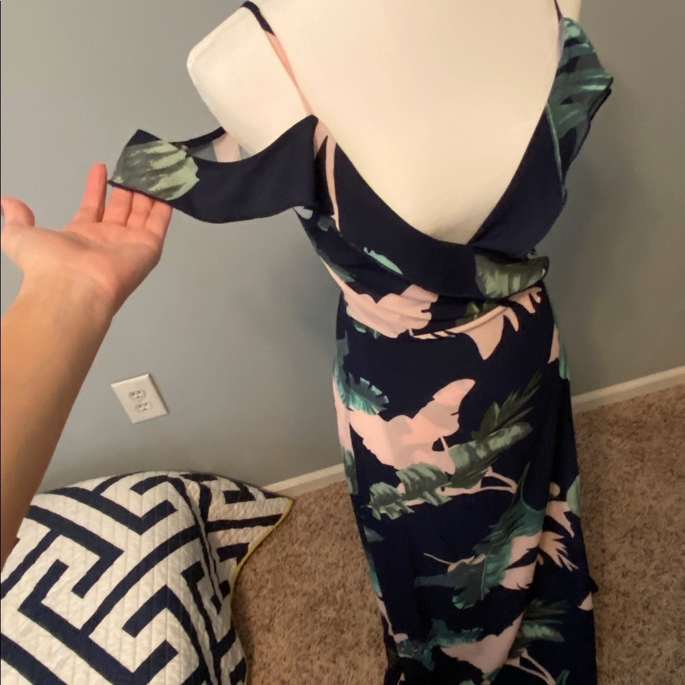 Size medium beachy vacation dress